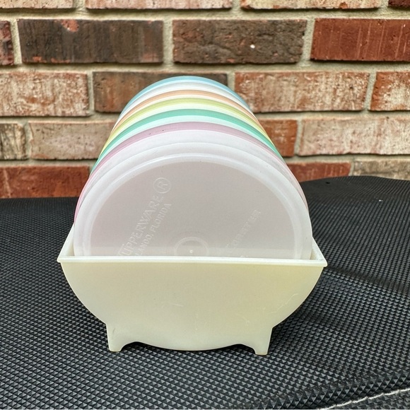 Tupperware Pastel Wagon Wheel Coaster Set with Holder Tray Set of 6 ~ No. 567 - Picture 3 of 6
